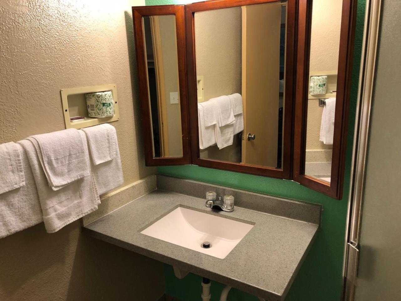 Midtown Inn Спрингфилд Экстерьер фото